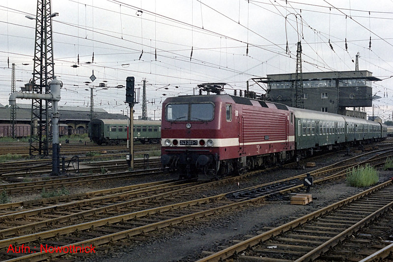http://www.of-orplid.de/Eisenbahn/1987-09-07-Leipzig_Hbf-0009.jpg