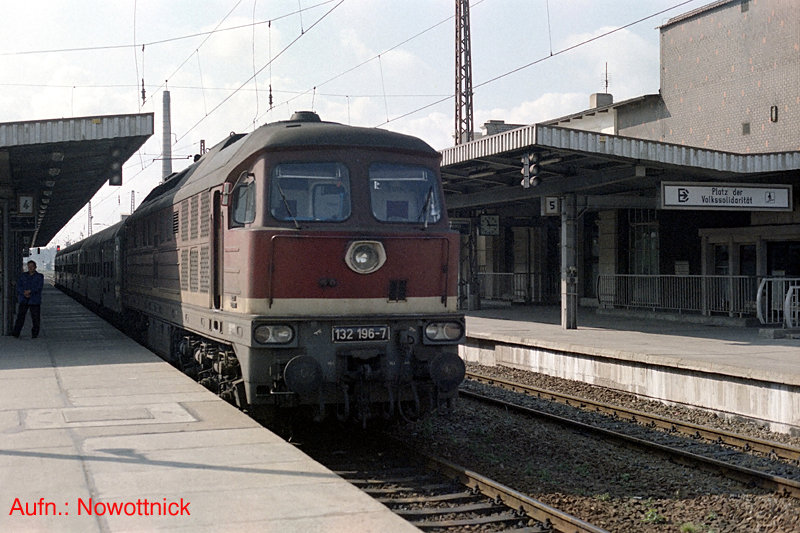 http://www.of-orplid.de/Eisenbahn/1987-09-08-Magdeburg_Hbf-0001.jpg