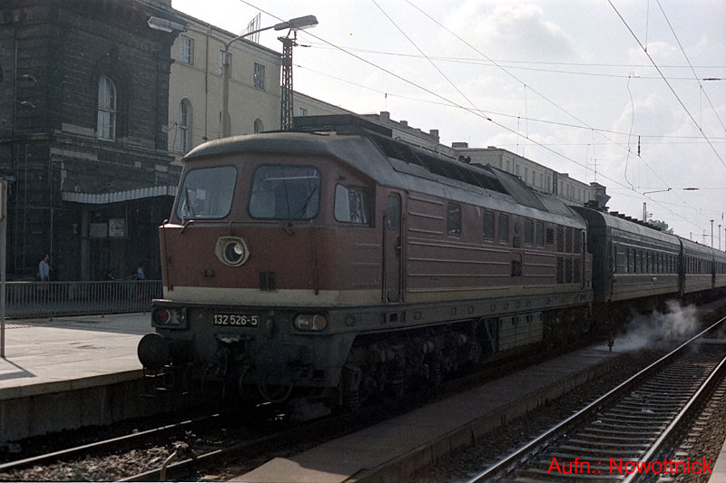 http://www.of-orplid.de/Eisenbahn/1987-09-08-Magdeburg_Hbf-0002.jpg