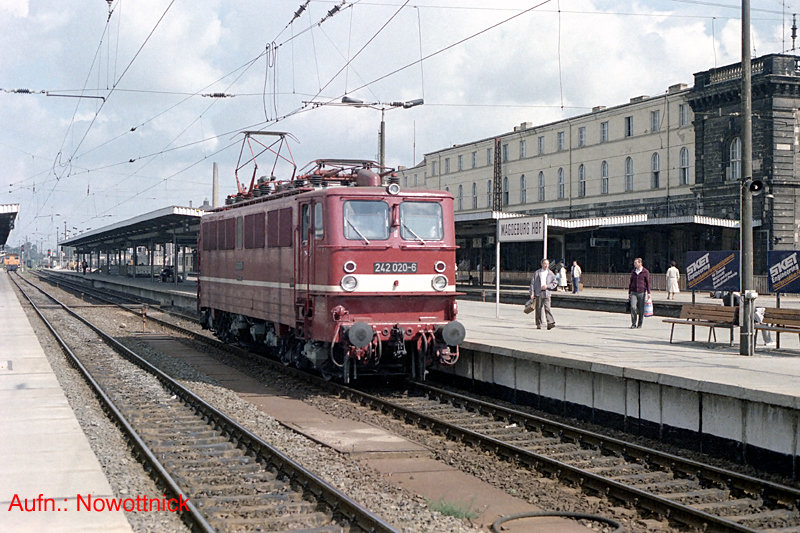 http://www.of-orplid.de/Eisenbahn/1987-09-08-Magdeburg_Hbf-0008.jpg