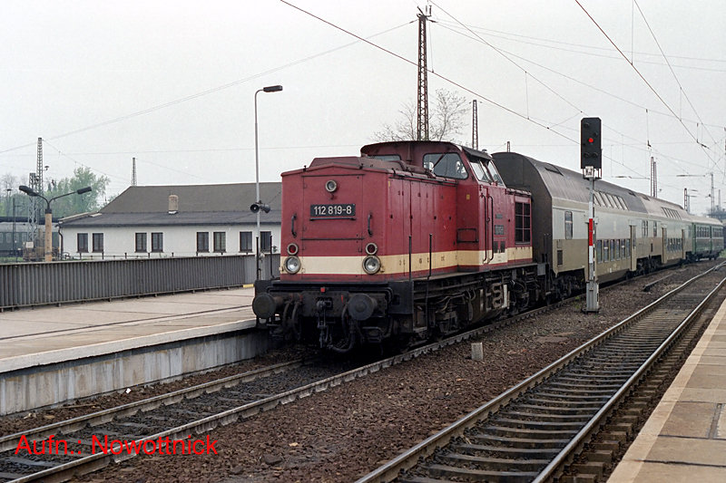 http://www.of-orplid.de/Eisenbahn/1990-05-15-Magdeburg_Hbf-0004.jpg