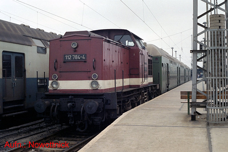 http://www.of-orplid.de/Eisenbahn/1990-05-15-Magdeburg_Hbf-0006.jpg