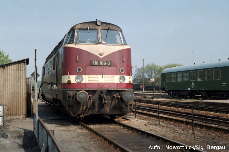 http://www.of-orplid.de/Eisenbahn/1991-05-10-Neuruppin_0001.jpg